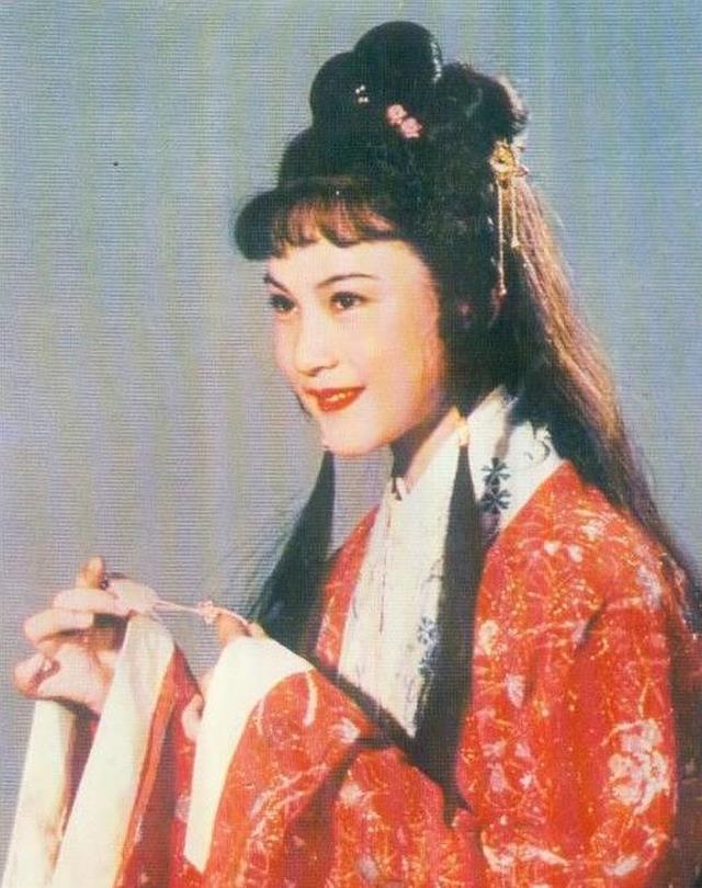 被王氏看在眼里,于是提出为胭脂姑娘做媒. 