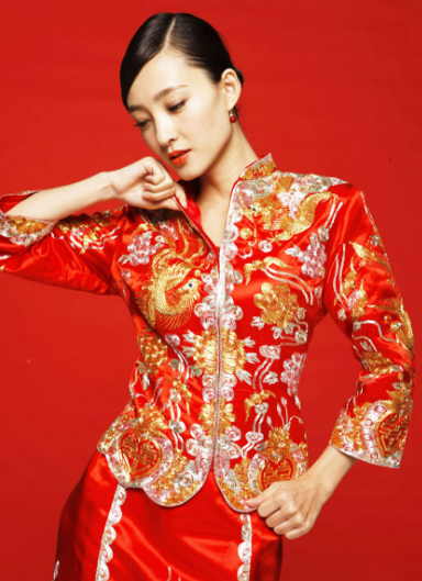 女神王丽坤打算什么时候结婚呢?唐装写真疑似什么疑似?提前祝福 hg888皇冠