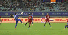 中超17轮,苏宁叶重秋飞踹,上港杨世元眼角受伤球衣被踢破 新万博体育网页版登录