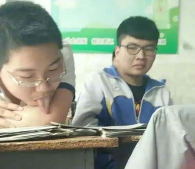 初中调座位时,你以为班主任很公平,实际上套路满满,学渣才明白 澳门网络正规赌博官网
