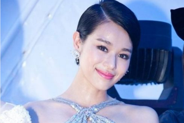 她是最幸福的豪门女星,4年生2胎被丈夫宠上天,堪称人生赢家 波音bbin