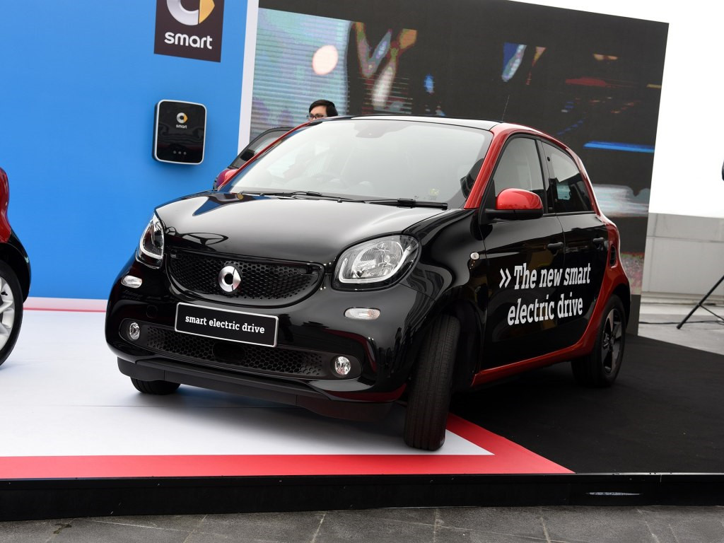 新款smart EQ forfour预计年底亮相,全新前脸依旧小巧可爱又迷人 澳门威尼斯在线