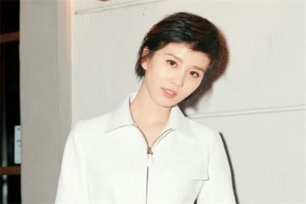 中国目前最火4大美人,高圆圆第二,第一名男人心目中的女神 金百利国际娱乐