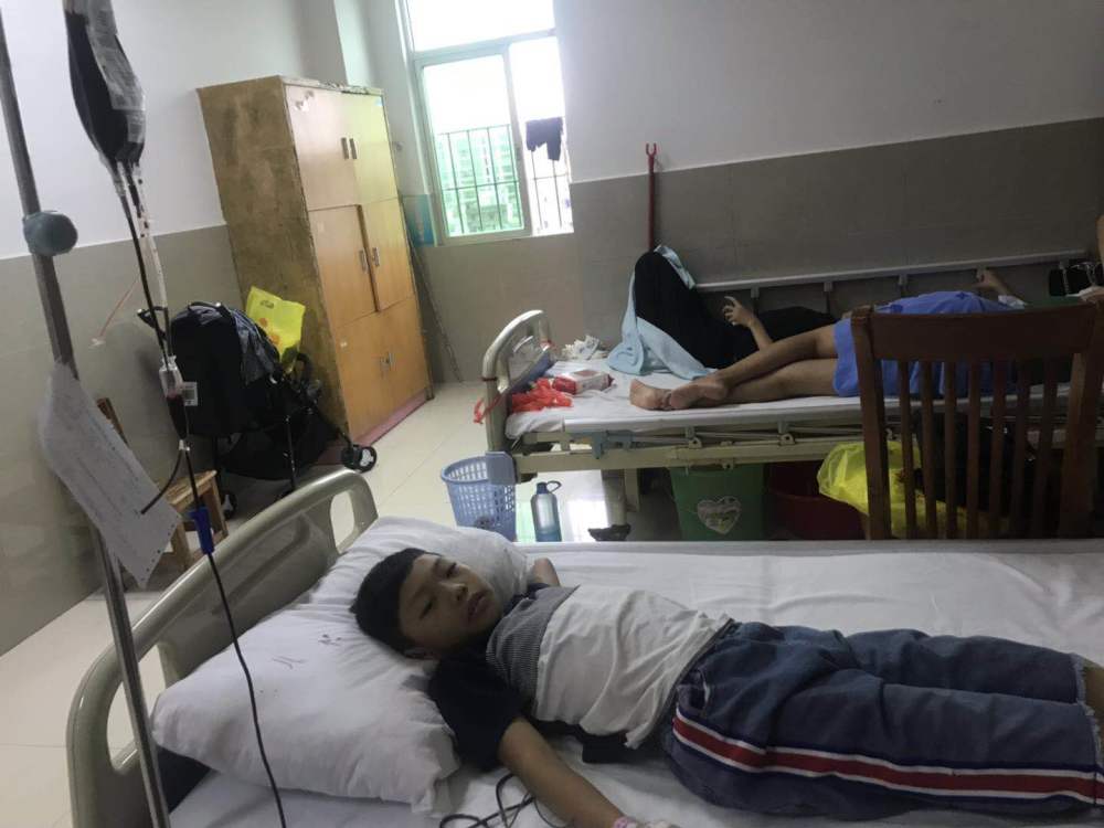 孙子确诊地贫,儿媳妇离婚,奶奶充当“护士”帮孙打针 m88明升网址
