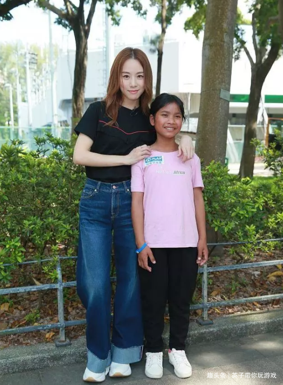 邓丽欣六年助养儿童人美心善,回应与傅颖关系强调顺其自然 og视讯网址