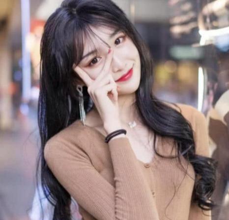 艾比从6岁到17岁的变化过程,见证了一位女装大佬的诞生