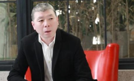 冯小刚豪宅内景曝光,2072万名画挂客厅落灰,当导演这么赚钱? bbin公司官网