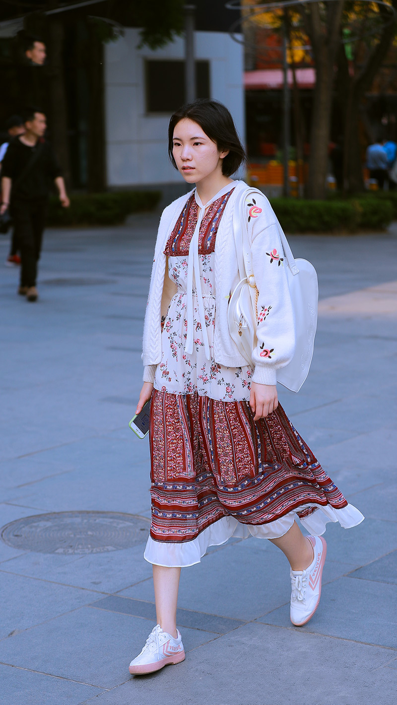 这个世界就这么不完美,你想得到些什么就不得不失去些什么 白金会手机版