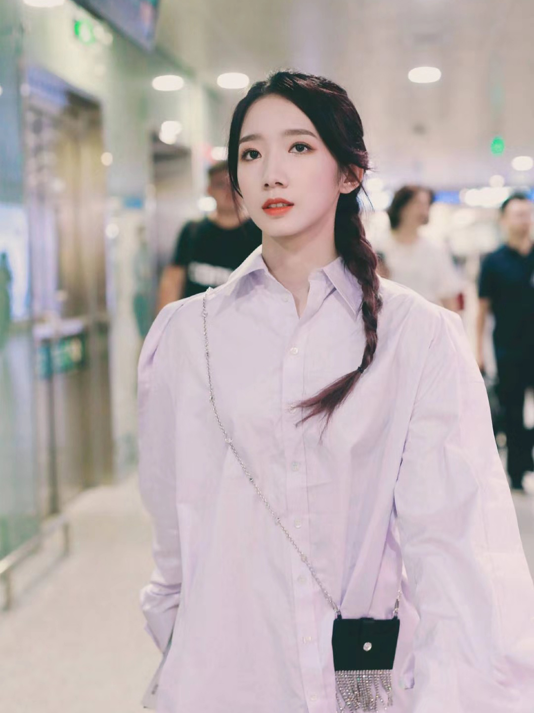 Angelababy和杨超越,同样的麻花辫造型,风格差距这么大? 888真人集团