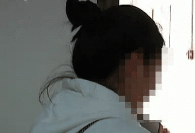小两口新婚燕尔,妻子一不注意就往别人家跑:他晚上没情调 网赌fg电子