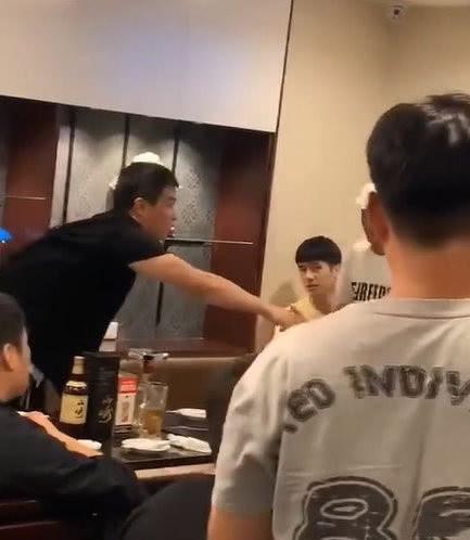 陈思诚近照曝光同王宝强刘昊然聚餐,膀大腰圆啤酒肚抢镜身材发福 sunbet官网