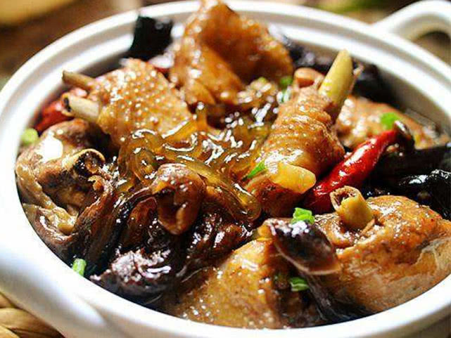 去东北必吃这四道美食,小鸡炖蘑菇上榜,都爱吃肯定有个北方胃! 九州手机娱乐官网