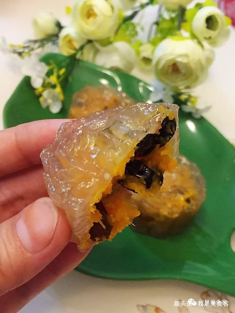 月饼这样做,邻居都被馋哭,晶莹剔透,特别劲道,一大盘都不够吃