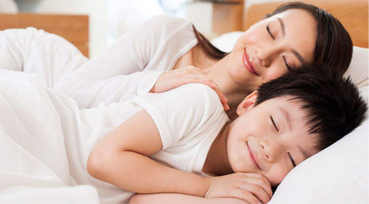 孩子抱怨妈妈的脾气太差,而妈妈则抱怨孩子没