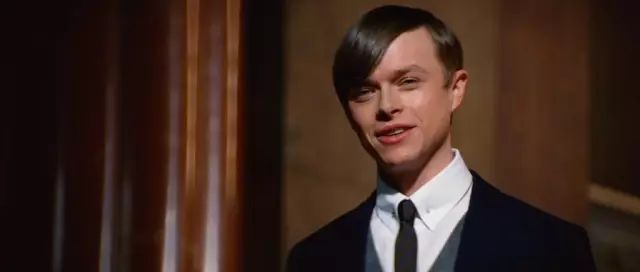 但角色本身的背景故事，还不如演员的梗来得丰富。二代设定哈瑞是彼得的