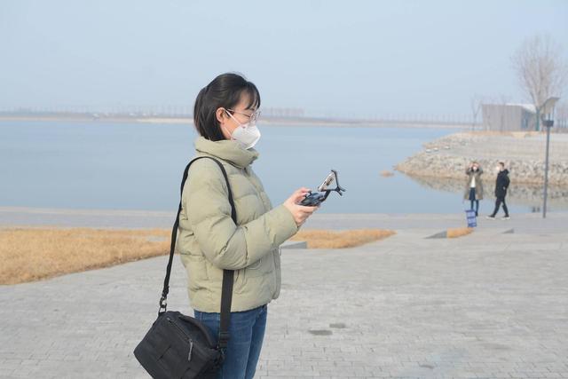 399元买了个5G传输无人机，能远程传输，配合智能手机效果更好