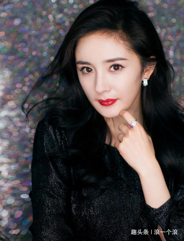 35岁的杨幂和赵丽颖同时选择转型，看到她们的新剧你觉得谁赢了？