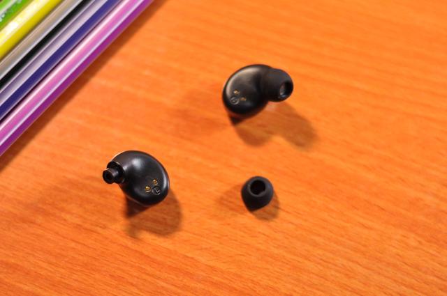 129元买个真无线蓝牙耳机，智能降噪佩戴还舒服