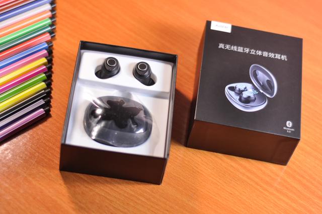 129元买个真无线蓝牙耳机，智能降噪佩戴还舒服