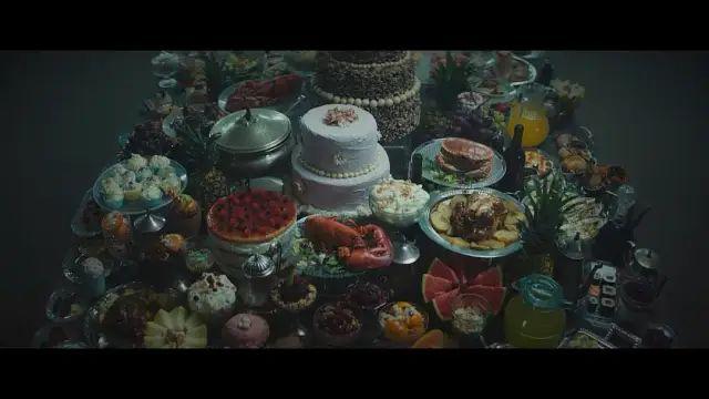 上层吃肉,底层吃人,为活命人类变畜牲