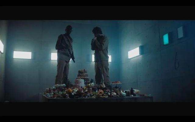 上层吃肉,底层吃人,为活命人类变畜牲