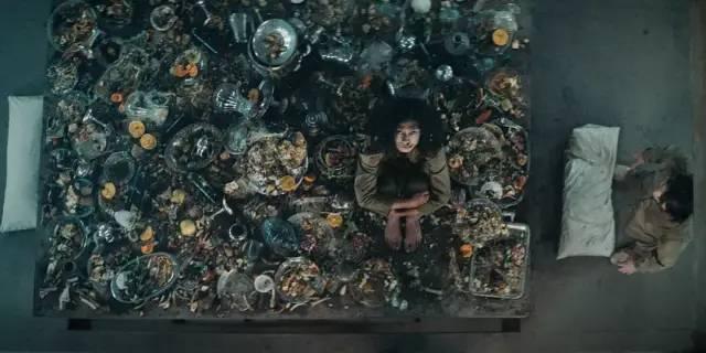 上层吃肉,底层吃人,为活命人类变畜牲