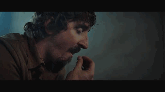 上层吃肉,底层吃人,为活命人类变畜牲