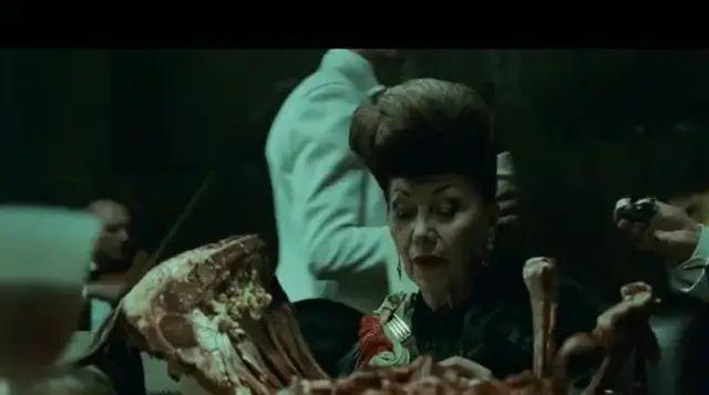 上层吃肉,底层吃人,为活命人类变畜牲