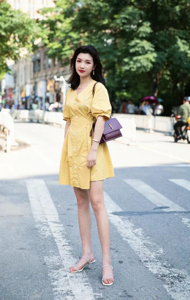 性感女性穿搭高跟鞋，让自己有一种女神的姿态