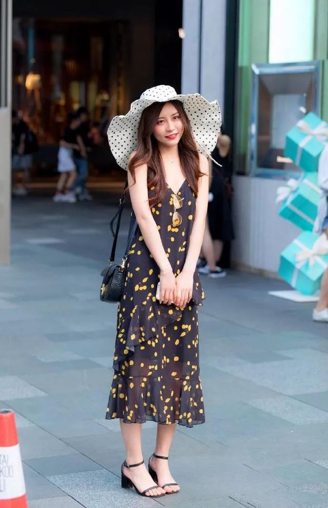 高跟鞋时尚搭配，让女性充满成熟的魅力