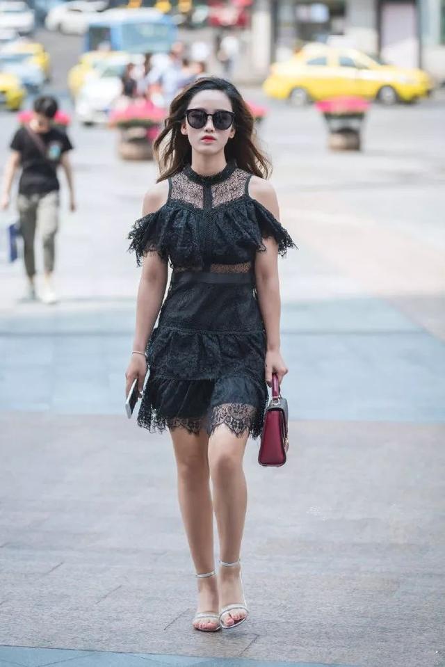 高跟鞋时尚搭配，让女性充满成熟的魅力