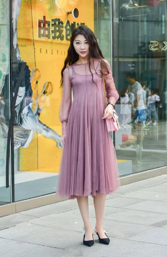 女性优雅穿搭，搭配高跟鞋更有女人味