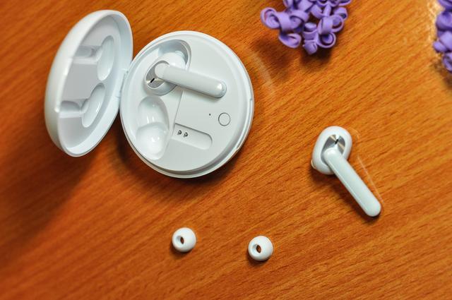 比苹果延时更低，价格比肩小米，听音乐，OPPO是专业的