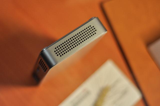 语音控制还支持智能矫正，购买微型投影仪选创维就对了