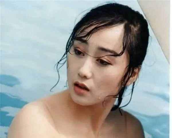 从李连杰的自述中，我发现：李连杰从来没有爱过黄秋燕