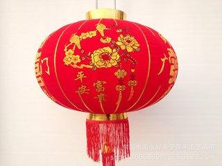 被拐的儿子终于回家，与父母度过幸福的一夜，才知他们早已去世