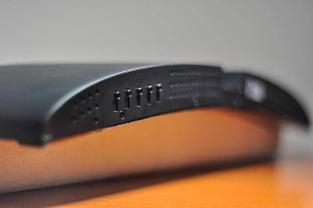 1800R的圆弧曲面屏,带来太空舱的视觉感受,关键是还便宜