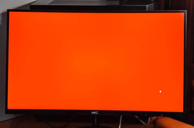 1800R的圆弧曲面屏,带来太空舱的视觉感受,关键是还便宜