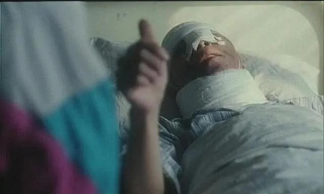 1996年，王朔与冯小刚联手拍了一片，拍出后被禁映8年