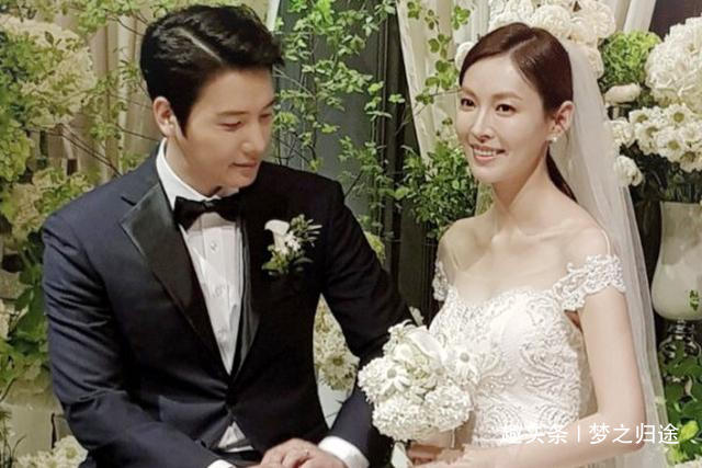 每天约会15个小时，8个月穿同样的衣服决定结婚的韩国明星夫妻？