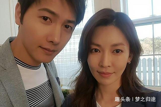 每天约会15个小时，8个月穿同样的衣服决定结婚的韩国明星夫妻？