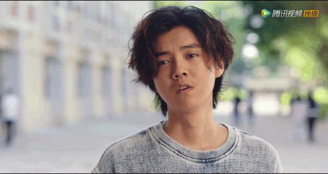 谁说《穿越火线》只能直男看？阿哥阿嫂承包酸奶简直不要太好嗑