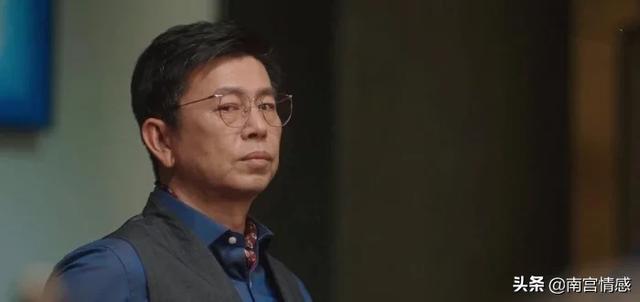 《三十而已》漫妮遇贵人，比梁正贤更有钱，王自健并不是最终归宿