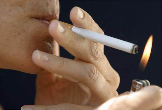 长期吸烟的人，若能做到3点，不用辛苦戒烟，或许肺脏干净点
