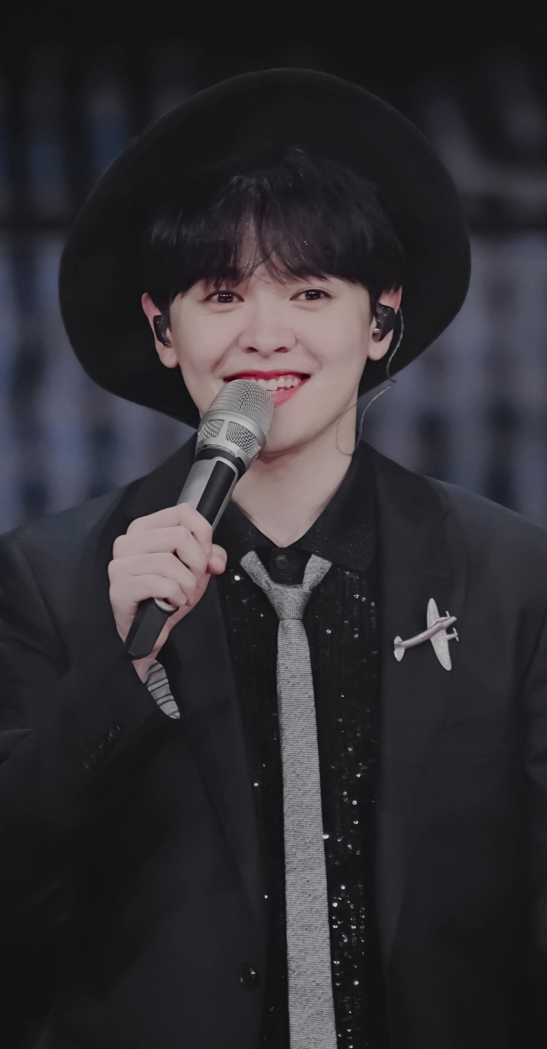 可帅可奶尤长靖，休闲搭配尽显独特气质，阳光少年不乏青春时尚