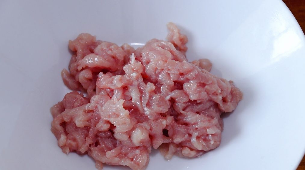 莴笋炒肉丝这样处理一下猪肉下锅容易炒散更加嫩滑