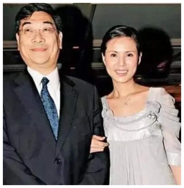 取名鬼才徐克帮李惠娴改名李若彤，背后颇有深意，命运因此不同？