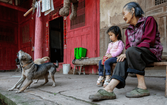 老人给孩子取名“男不带天，女不带仙”，到底有何讲究？并非迷信