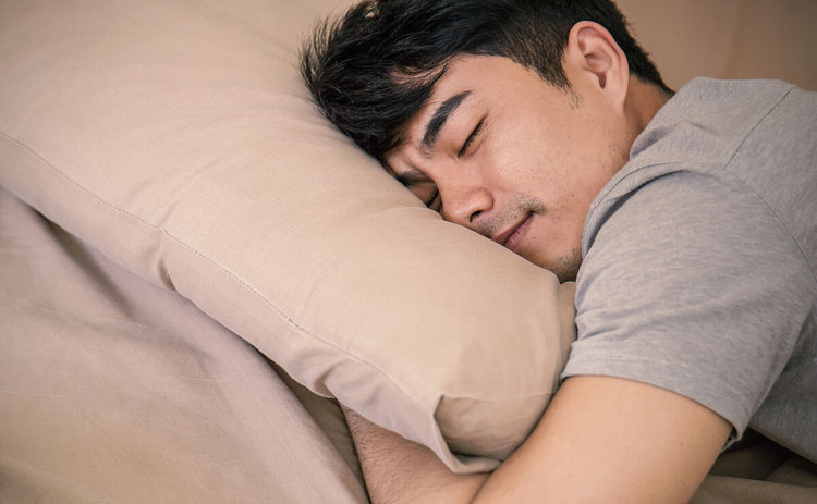 睡够8个小时才健康？提醒：不同年龄段的标准都不同，别搞错了