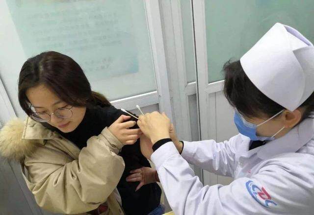 女性宫颈出现病变，腿部可能会发出“预警”，不妨留心观察下